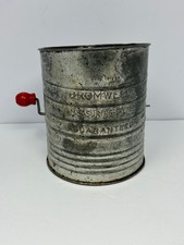 Bromwell’s Vintage 5 Cup Measuring Sifter Red Wood Handle Made In USA Q1