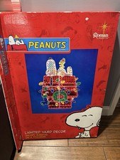 ROMAN LIGHT PEANUTS SNOOPY LIGHTED YARD DECOR SNOOPY SLEEPING ON A DOGHOUSE