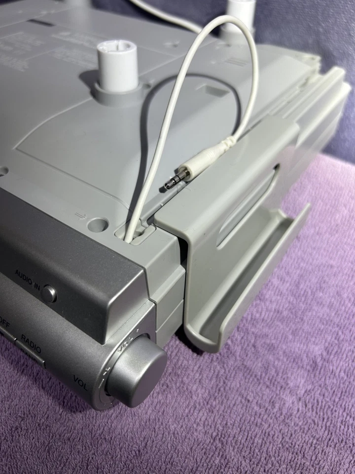 Sony Under Cabinet FM/AM CD Clock Radio ICFCDK50 EXCELLENT CONDITION! W/Remote! - Image 4 of 4