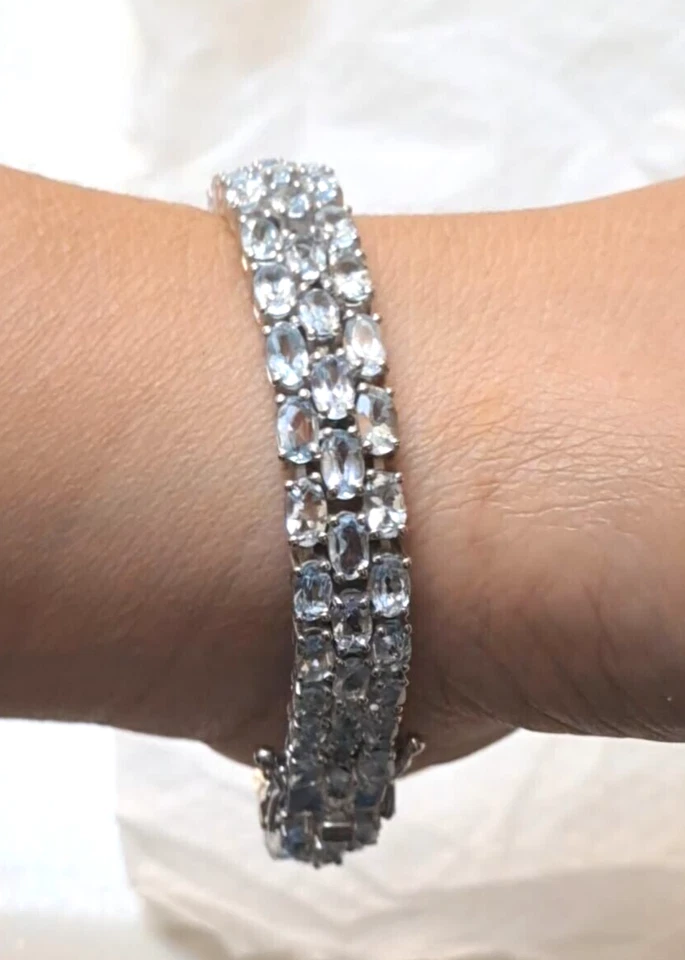 Brazalete de tenis de tres filas de topacio azul platino sobre plata de ley 6,5 pulgadas Foto 3 de 4