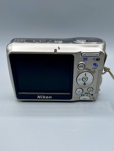 Nikon COOLPIX L6 Digital Camera 3X Optical FOR PARTS - NOT WORKING - Picture 5 of 10