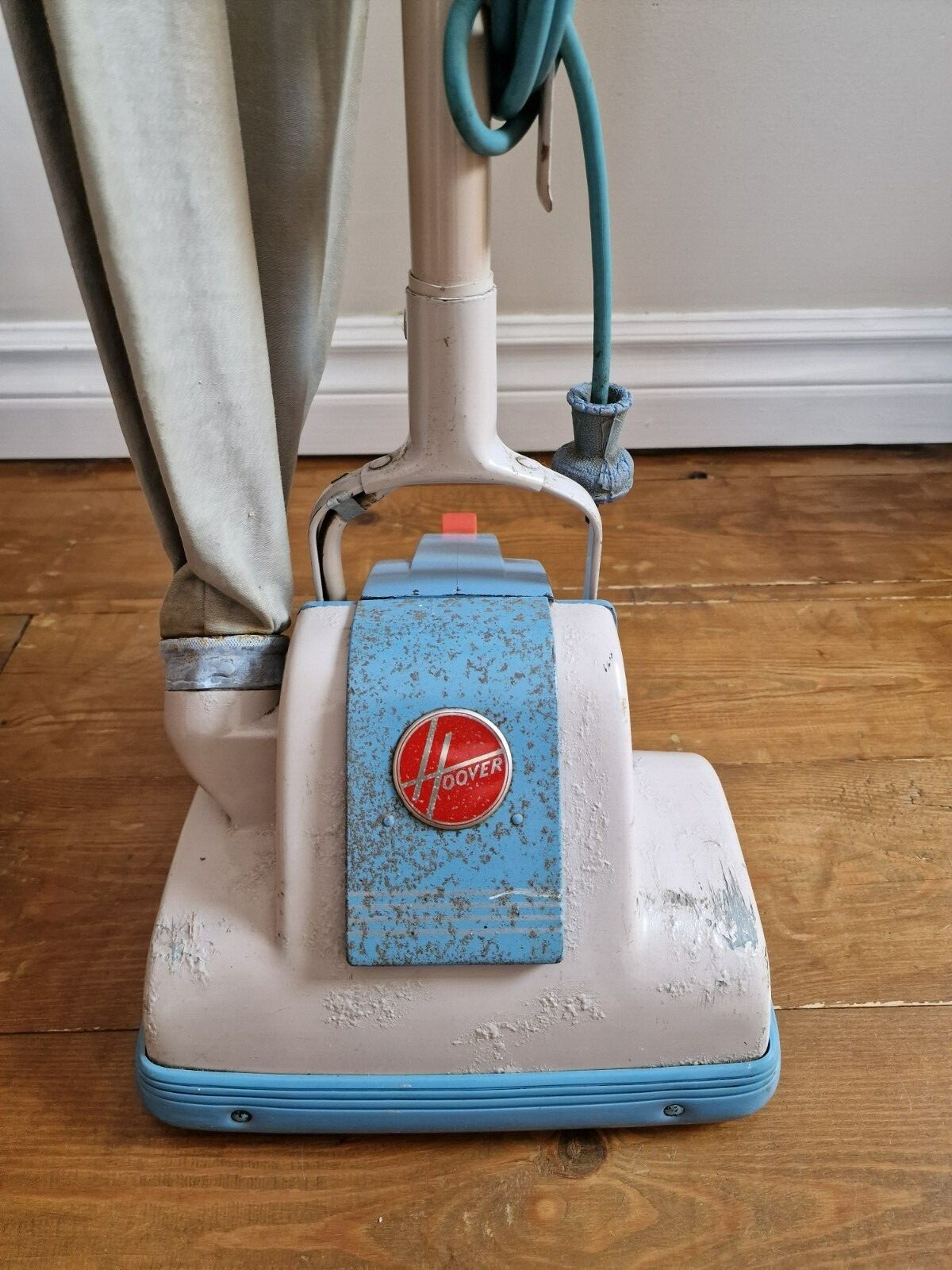 VINTAGE HOOVER JUNIOR UPRIGHT VACUUM CLEANER MOTOR IN WORKING