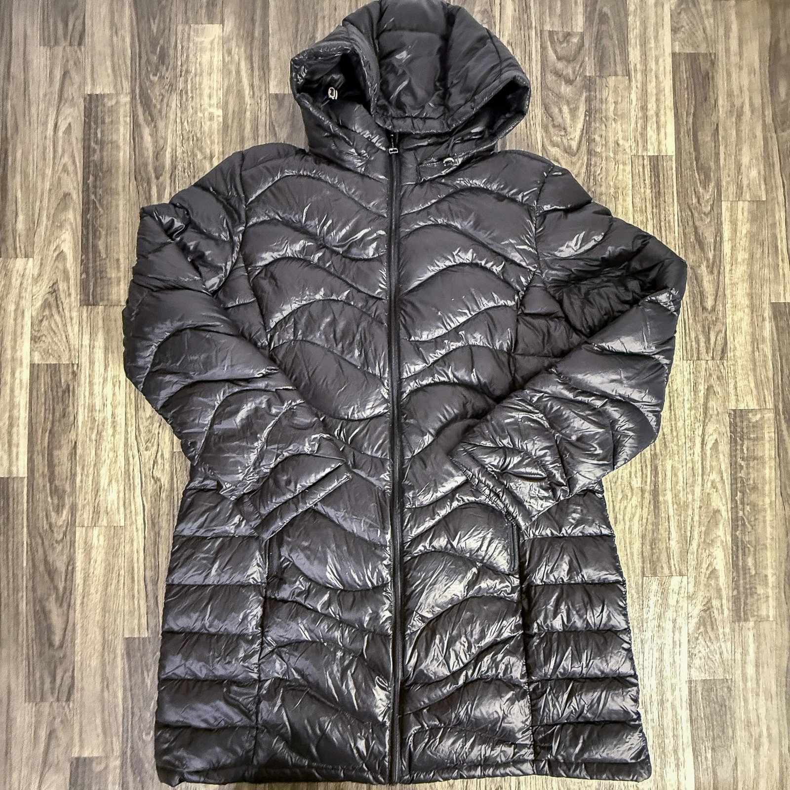 Andrew Marc XL Packable Lightweight Premium Down Hooded Coat
Opens in a new window or tab