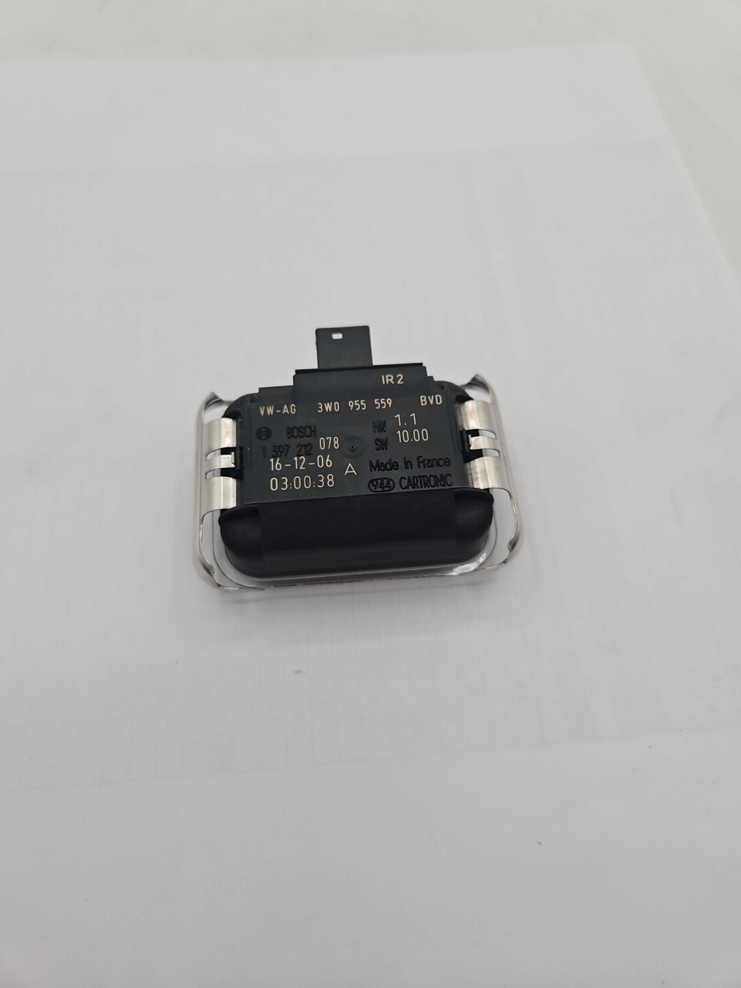 NEW BENTLEY SENSOR FOR RAIN AND LIGHT (3W0955559)