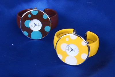 LOT OF 2 GENEVA FASHION WATCHES POLKA DOT BROWN/ BLUE YELLOW/ WHITE  5392