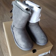 NEW UGG K BAILEY BOW II BOOTS SIZE 4 BIG KIDS GREY