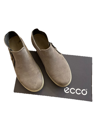 WOMENS' ECCO LIGHT GRAY SUEDE SOFT ANKLE BOOTIE SNEAKER SIZE EU 37 ZIPPER IN BOX