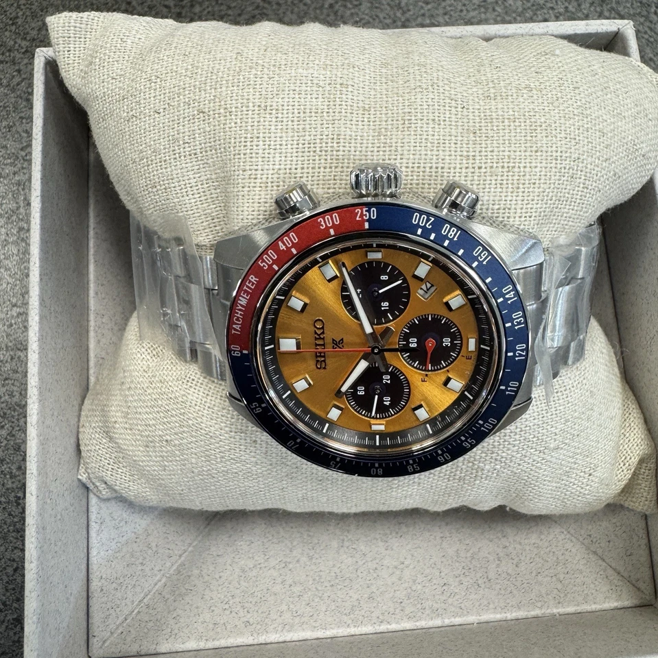 Reloj Seiko Prospex Speedtimer Pogue pulsera de acero solar esfera dorada SSC947 nuevo Foto 4 de 4