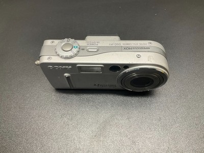 Vintage Sony Cyber-shot DSC-P72 DSC-P7 3.2MP Digital Camera 3x