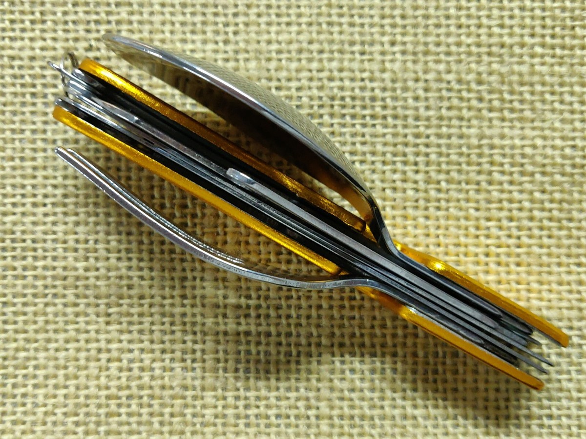 Couverts de table Laguiole couleur Jaune Safran