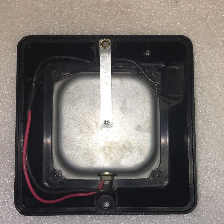 GROTE 9048 CLEAR PLASTIC LENS TURN SIGNAL WITH GLOBE - Image 3 of 3