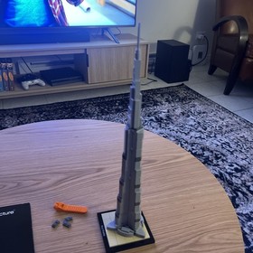 LEGO ARCHITECTURE: Burj Khalifa (21031)  100% Complete and Authentic
