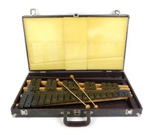 Yamaha 30 Key Bell Glockenspiel Orchestra Bells Percussion w Mallets & Case