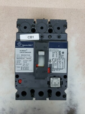 GE Spectra 100Amp 3 Pole Circuit Breaker SEHA36AT0100 90A Trip Damaged Label