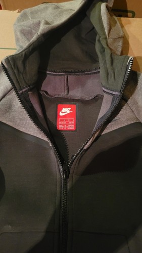 Boys Nike Tech Pack Grey/Blk hooded full zip jacket sizes 5 or 6 NWT - Picture 2 of 2