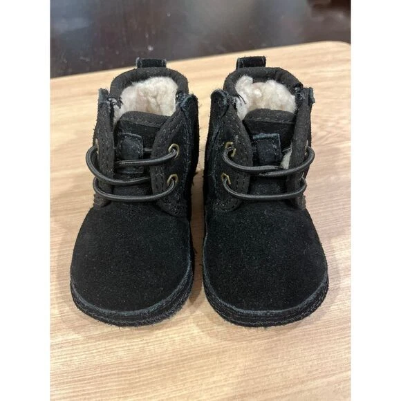 Ugg Neumel boot infant size 0/1 Unisex Black - Image 2 of 4