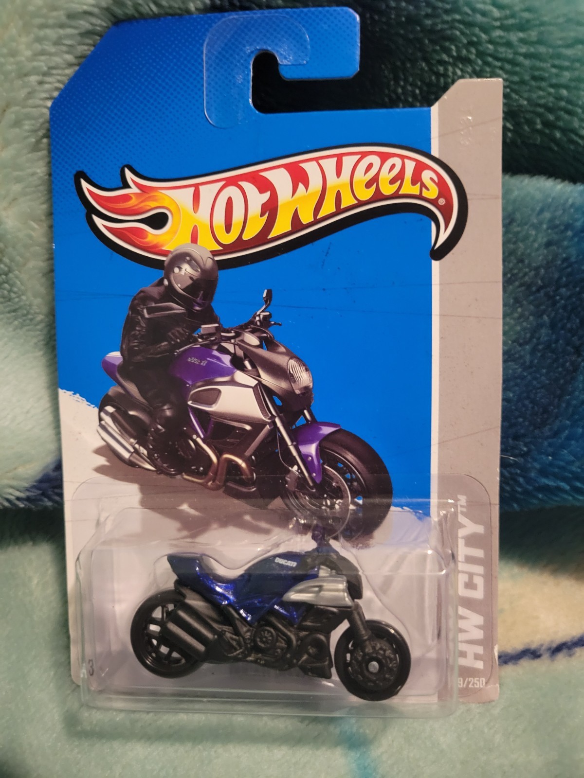 2012 Hot Wheels Ducati Diavel Motorcycle HW City Black 9/250 Diecast 1:64 NIP