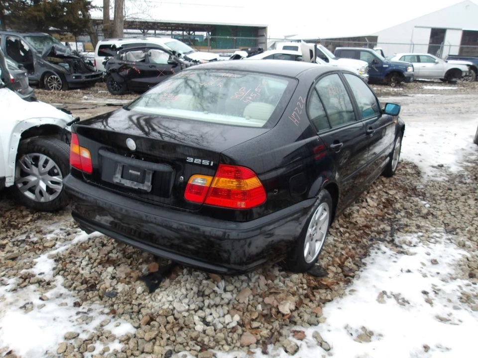 Passenger Front Door Sedan Canada Market Fits 01-05 BMW 320i 2044780 Foto 4 de 4