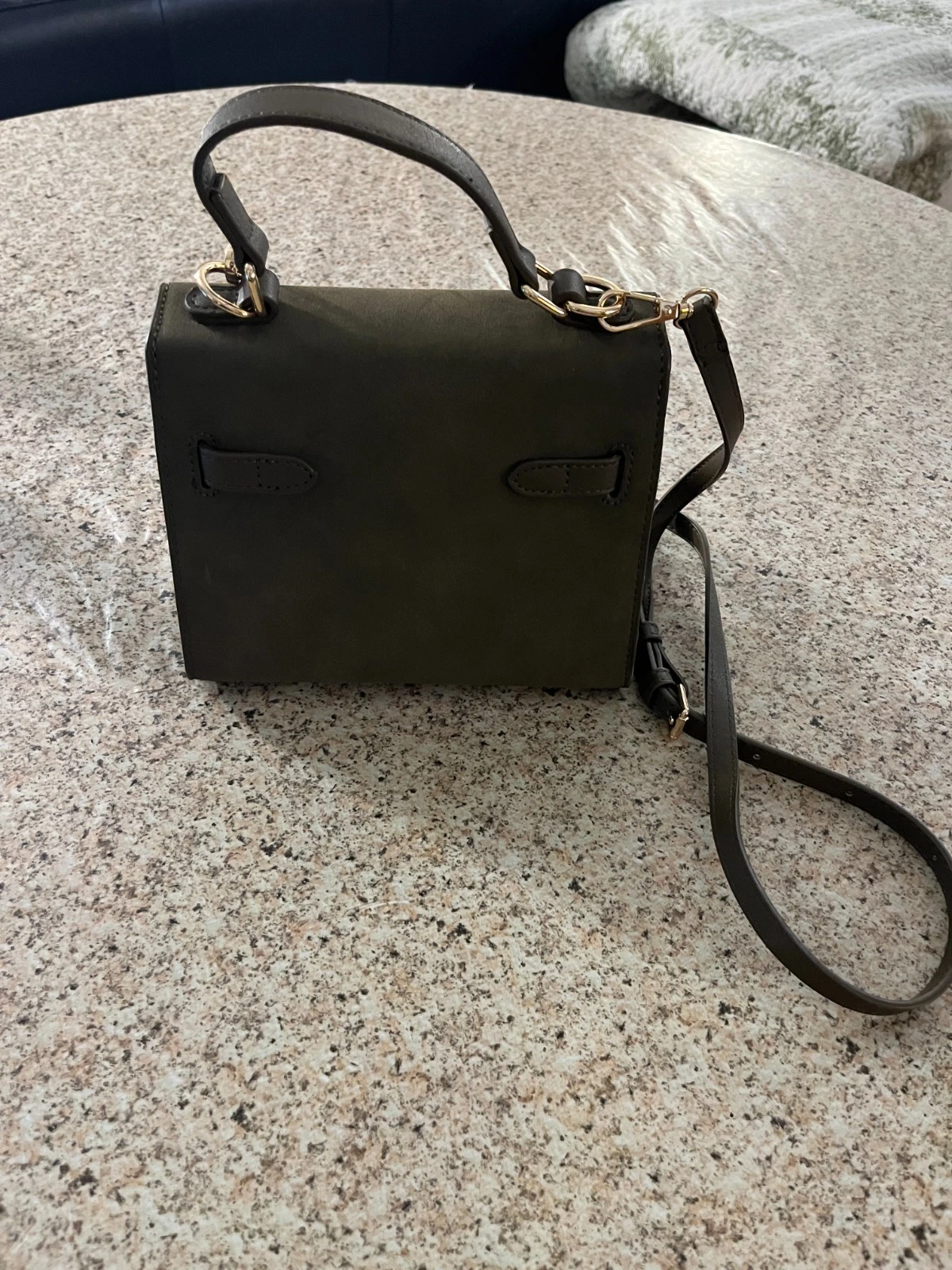 Borsa a tracolla Urban Expressions Mayfair in pelle oliva vegan