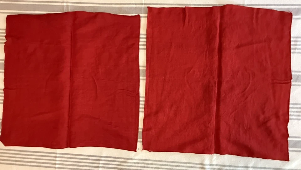 Vntg Red Christmas Napkins with Stitched Hem Set 2 15"x16" - Image 2 of 4