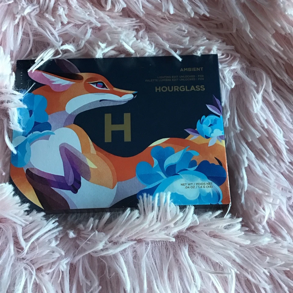 New Hourglass Limited Holiday Ambient Lightning Edit Palette Fox In Box - Image 2 of 3