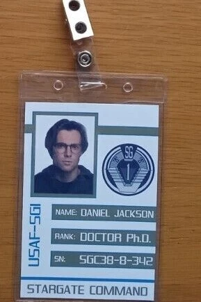 Stargate Movie - SG-1 - Atlantis Crew - Clip-on ID Photo Pass Badge Set Prop - Picture 15 of 34