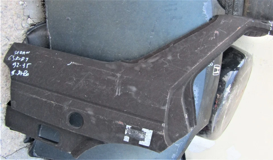 Guardabarros trasero derecho Ford Escort SDN modelo 1992 95 nuevo recambio Foto 4 de 4