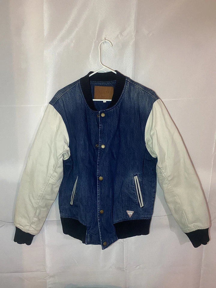 КАК МОЖНО СКОРЕЕ ROCKY X GUESS ДЖИНСОВАЯ КУРТКА БОЛЬШОЙ ПОДЕРЖАННЫЙ - Изображение 2 из 4