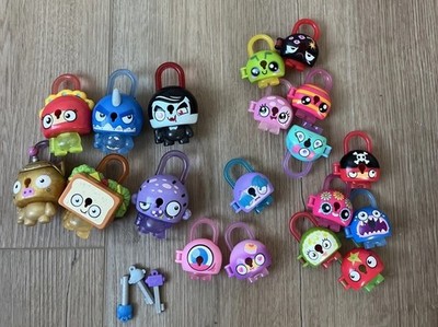 Hasbro Lock Stars Toy Locks Lot Of 19 Figures + 3 Keys AS-IS