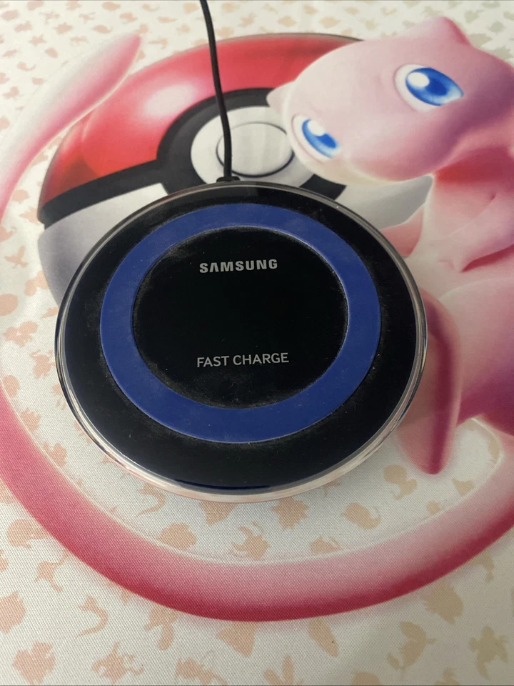Samsung Fast Wireless Fast Charging Pad - Image 2 of 4