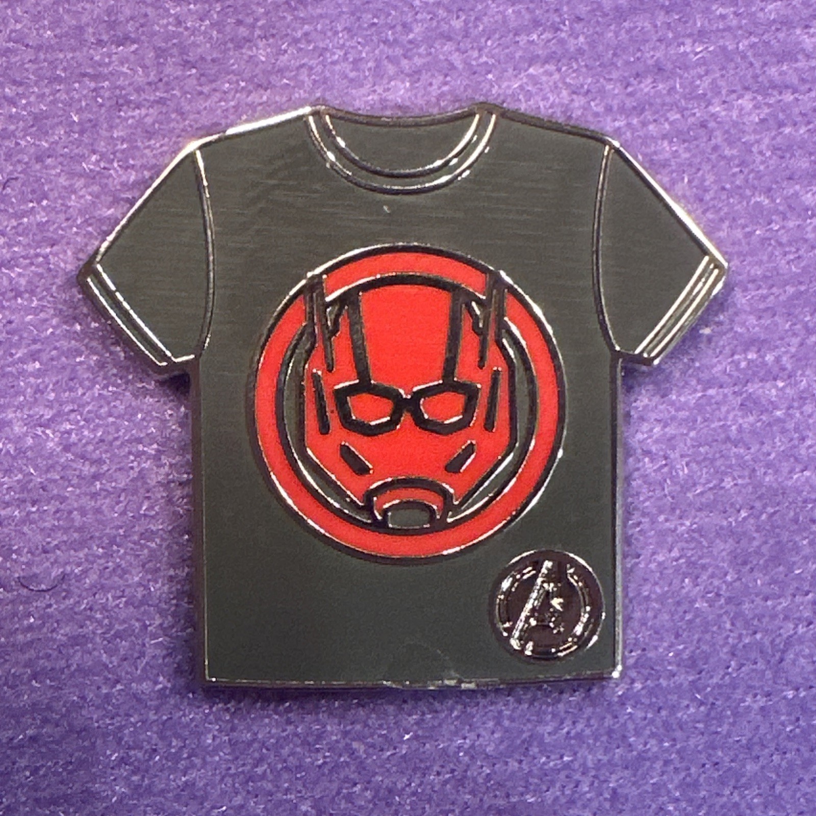 2024 WDW Disney Avengers ANT-MAN Shirt *MARVEL SHIRTS* Hidden Mickey CHASER PIN