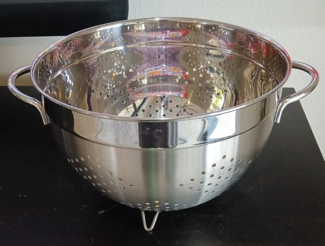Metal 7.5 QT Colander Handle To Handle 13.5"
