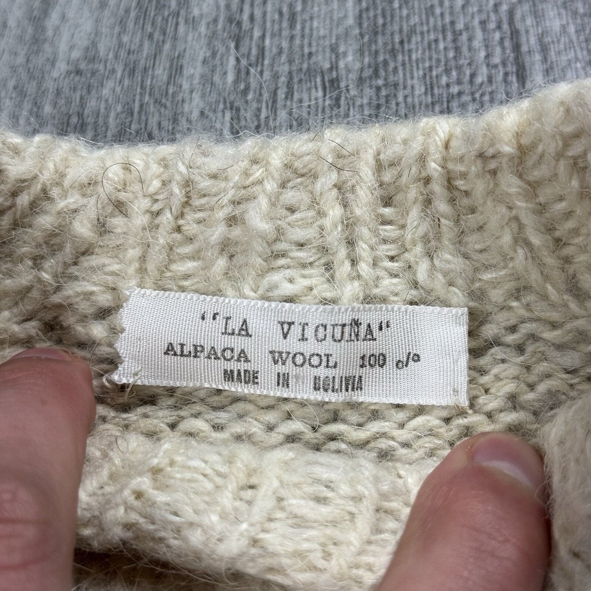 VTG LA VICUNA 100% ALPACA FUZZY SHAGGY BOLIVIAN KNIT SWEATER VTG LA VICUNA 100% ALPACA FUZZY SHAGGY BOLIVIAN KNIT SWEATER