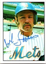 John Stearns autographed Baseball Card (New York Mets) 1975 SSPC #8
