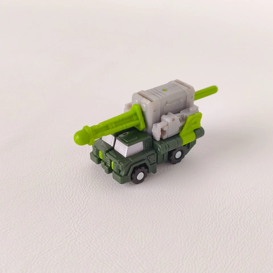 Transformers Thrust with Inferno Complete Armada Super-Cons - Image 2 of 4