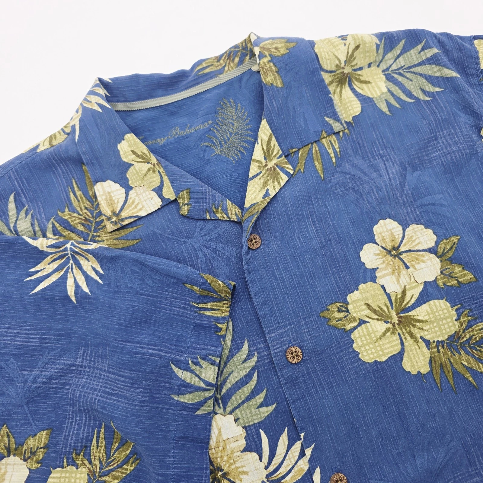 Tommy Bahama Hawaiian Shirt Mens Medium 100% Silk Blue Green Floral Short Sleeve