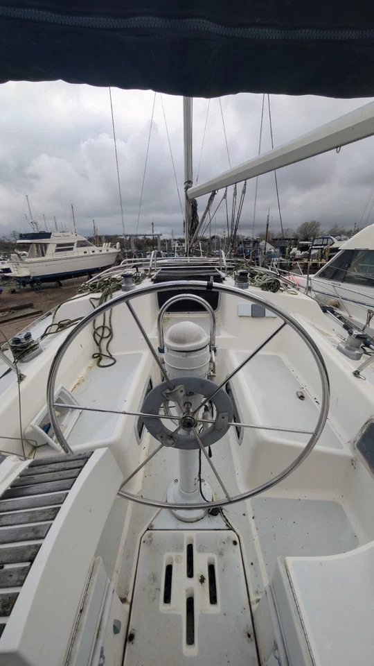 Hunter 37.5  Project Yacht - Image 3 of 4