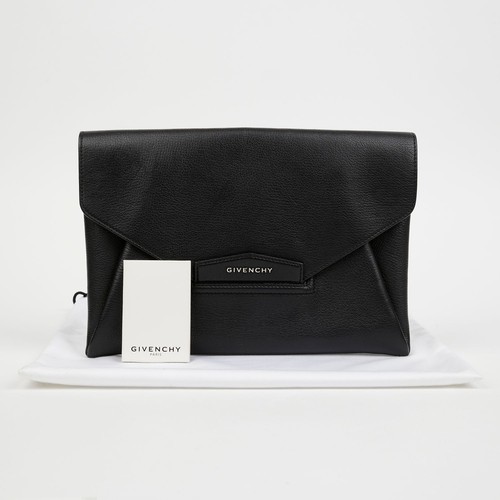Givenchy Antigona Medium Envelope Clutch BB05227012 151808000