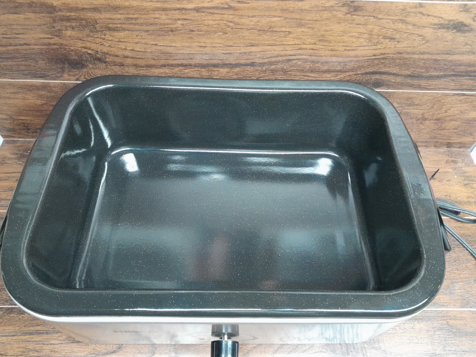 Nesco 18 QT Large Roaster Oven Roast Bake Steam Slow Cooker Crockpot