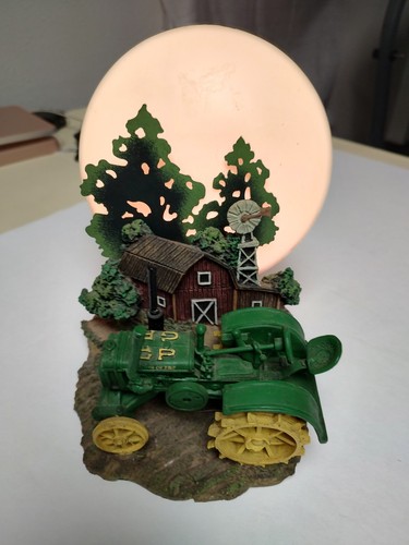Vintage John Deere Tractor Night Light ~ 7 1/2" Tall