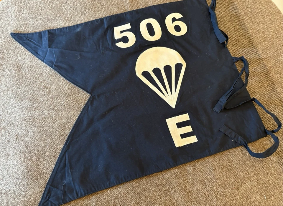 Segunda Guerra Mundial Banda de Hermanos Easy Company Reproducción Bandera Guidón 101ª Aerotransportada Foto 2 de 4