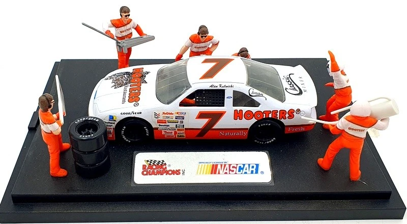 Racing Champions 1/24 Scale 09060 - Ford #7 Nascar Pit Stop Show Case - Image 4 of 4