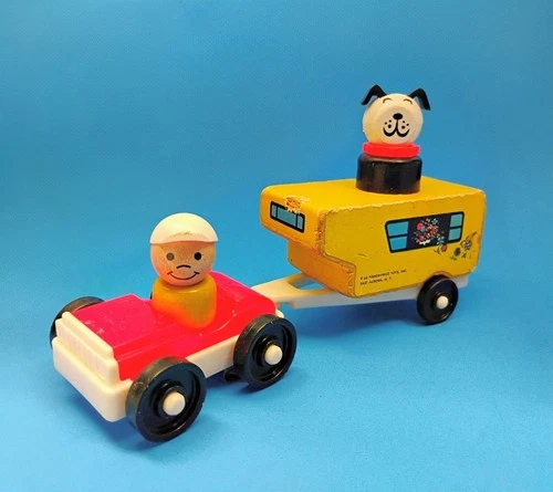 Vintage Fisher Price Little People 686 Car & Camper Trailer RV Wooden Boy & Dog