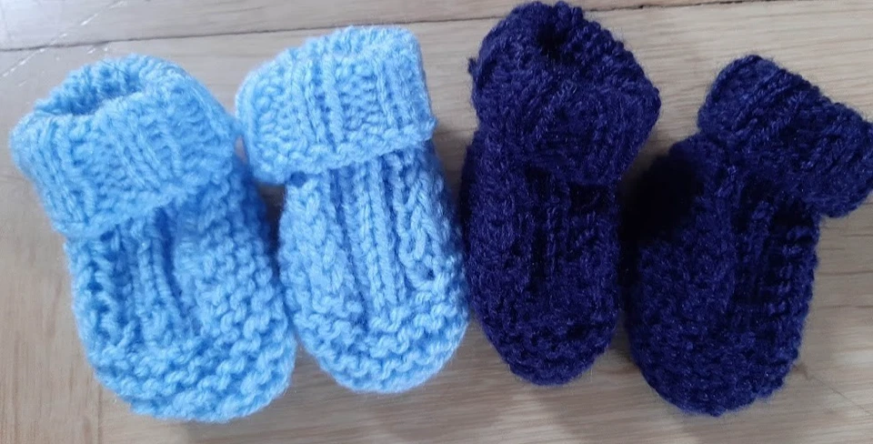 2er Set Babyschuhe Erstlingsschuhe gestrickt  hellblau und marine 0-3 Monate - Bild 1 von 1