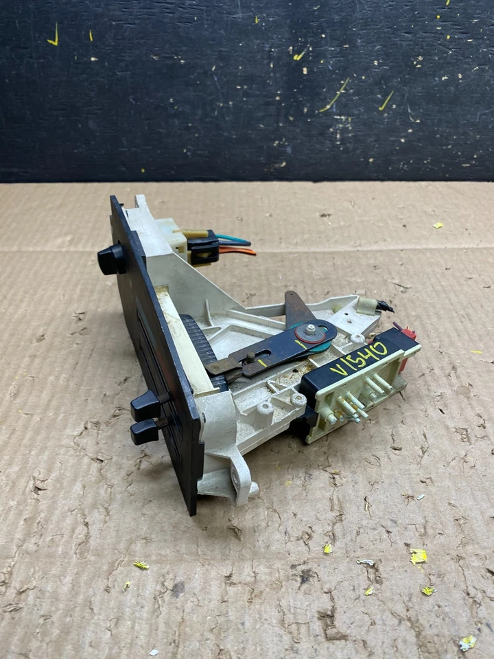 Ford Van Econoline E150 E250 1992 a 1996 aire acondicionado calefacción control de clima V1540 DG Foto 3 de 4