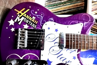 ハンナ・モンタナ キッズギター 弦高低め加工 超軽量 Disney DISNEY HANNAH MONTANA ELECTRIC GUITAR WASHBURN In ORIGINAL BOX