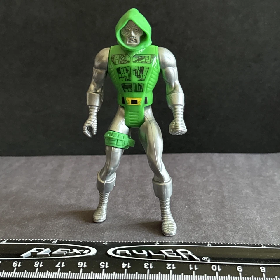 Figura de acción Mattel Dr. Doom Marvel Secret Wars 1984 vintage Foto 2 de 4