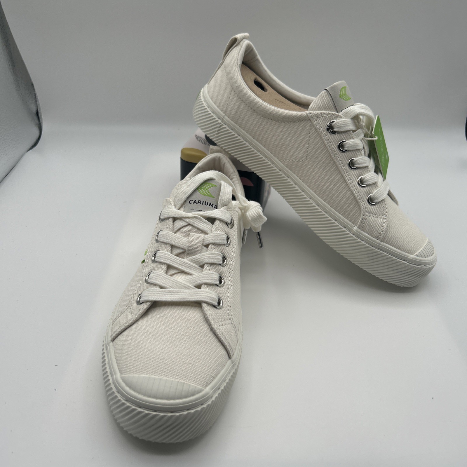 NEW Cariuma OCA Low Off-white Canvas Sneaker Women’s SZ: 8.5 M, NEW WITH BOX