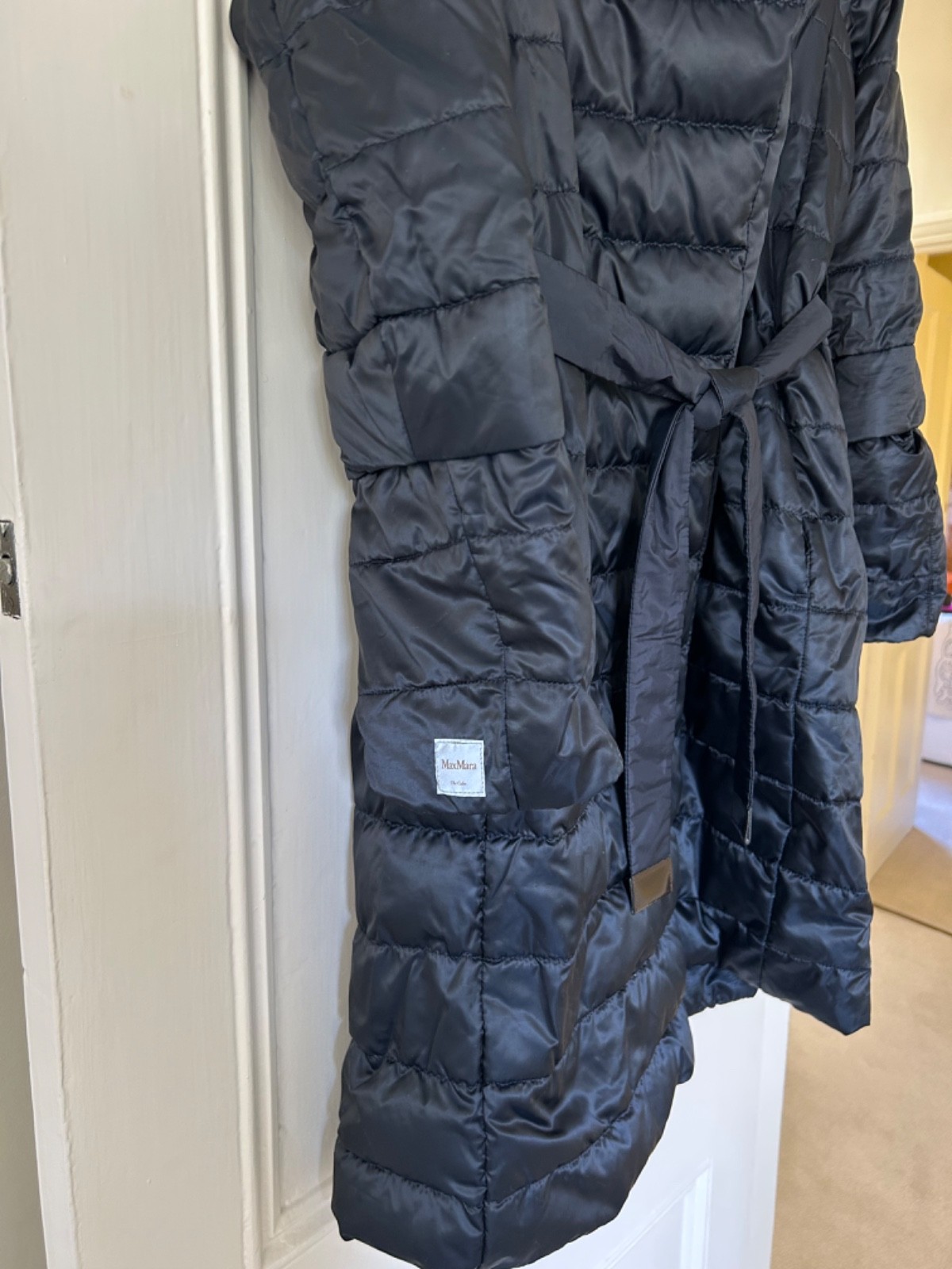 Max Mara the cube midnight navy reversible down jacket in water-repellent satin image 4