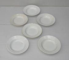 Six anciennes assiettes